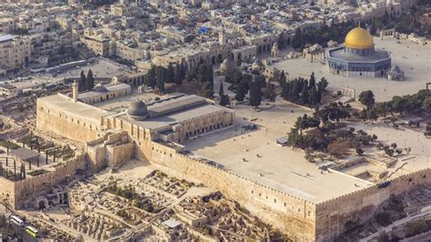 Jesu beschneidung und darstellung im tempel 21 und als acht tage um waren und er beschnitten werden sollte, gab man ihm den namen jesus, welcher genannt war von dem engel, ehe er im mutterleib empfangen war. Saudi Scholar: Al-Aqsa Mosque Built on Remnants of Jewish ...