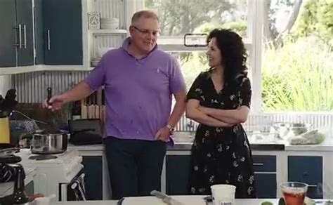No pantry is safe as annabel crabb travels across the country to meet some of the most interesting politicians in australian parliament. Junk Food Journalism: Why Annabel Crabb's Kitchen Cabinet Is Toxic - New Matilda