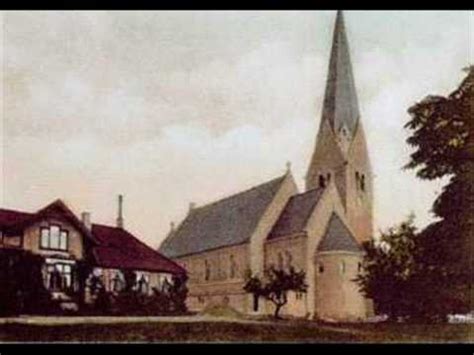 Folk i alle aldre og livssituasjoner skal kjenne seg velkommen, og få erfare en «himmel over livet». VIF - Vålerenga Kirke - YouTube