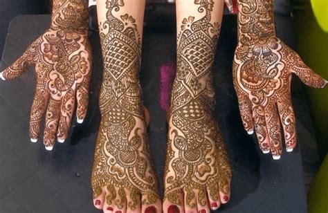 Yuk intip 60+ gambar henna tangan yang cantik yang bisa kamu tiru berikut ini. gambar henna tangan dan kaki | Henna, Henna tangan, Kaki