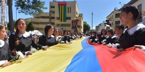 Conozca a las hijas de carlos. Por qué se celebra este 7 de agosto el Bicentenario de ...