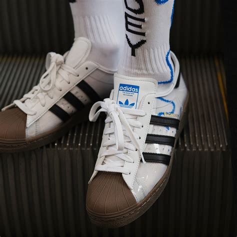 Los modelos de zapatillas adidas superstar. Deze transparante Adidas Superstar sneakers kleur je met ...
