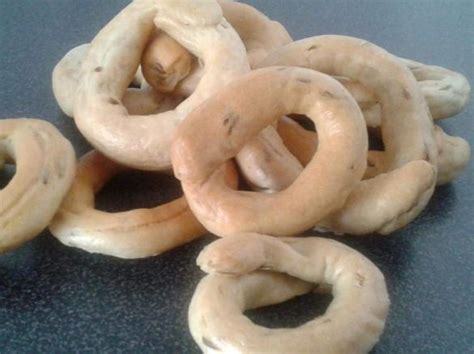 Vanno tenuti in luoghi freschi e asciutti. Taralli al Finocchietto / Fenchelkringel (Babygeeignet ...
