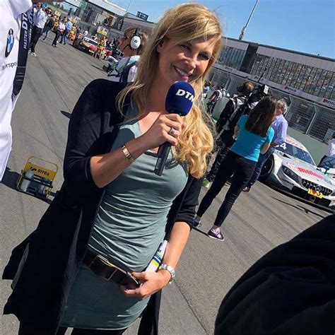 Januar 1975 in wiesbaden) ist eine deutsche journalistin und fernsehmoderatorin. Verena Wriedt - Let's get the race action started @dtm ...