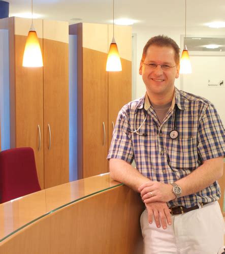 Axel kuchem ist allgemeinarzt, hausarzt, chirurg in hückelhoven. Kuchem, Allgemeinmediziner in Hückelhoven | sanego