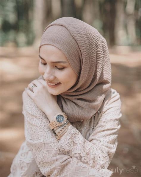 Saat ini janda cantik · janda kaya adalah janda yang hidup memiliki kehidupan yang mapan memiliki finansial yang cukup. Janda Muslimah Cantik / Wanita Gadis Janda Cantik Sexy ...