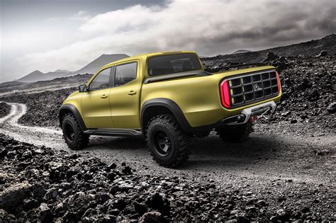 After the recent teaser video. Mercedes-Benz Clase X, una pick up con pedigrée