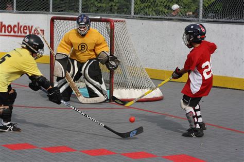 This is a common feature across hook head designs today, the toe generally varies in height, between the minimum and maximum height of the ball, when the handle is in a. ball hockey - Liberal Dictionary