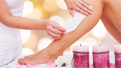 Technique of applying hot wax. The Ultimate Guide to Waxing and Hair Removal - Online ...