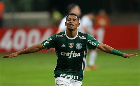 Latest on manchester city forward gabriel jesus including news, stats, videos, highlights and more on espn Palmeiras oferece maior salário do Brasil para Gabriel ...