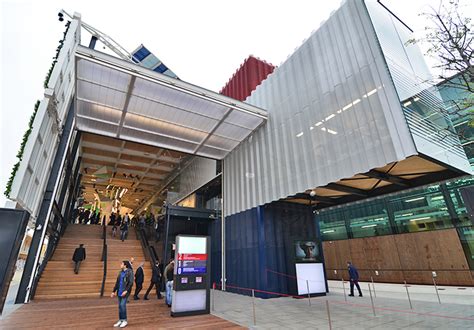 Biber Architects' green-walled USA Pavilion is a living ...