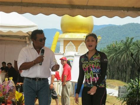 Dewasa ini kita saling merayakan kejayaan yang akhirnya membinasakan apalah gunanya kematangan fikiran bila di jiwa kita masih lagi muda dan mentah ku lihat hijau. Prima Riders Cycling Club (PRCC): PKNS Bernam Jaya muncul ...