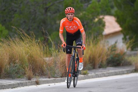 Giro d'italia je každoroční etapový cyklistický závod, který se primárně koná v itálii od poloviny května do začátku června. Attila Valter i Matteo Badilatti w Groupama-FDJ - Rowery.org