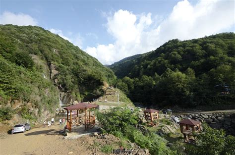 Her geçen gün artan ziyaretçi sayısıyla doğanın müthiş güzelliğini gözler önüne seriyor. Rize Agaran Falls photo gallery, Turkey