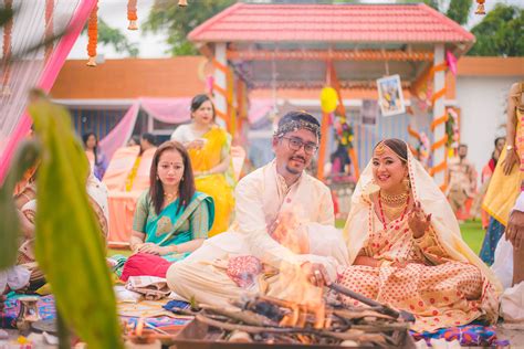 Marriage takes a lot of work, but love like yours will help you to get through anything. This Assamese-Marwadi Wedding With Cutesy DIY Elements ...
