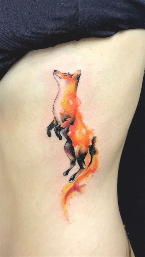 A watercolor fox tattoo looks a lot like a watercolor painting, but it still retains the quality of a tattoo. Acuarela Tatuajes Fox Ideas Del Tatuaje | Tatuaje de zorro ...