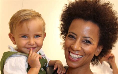 Alle aktuellen nachrichten zu arabella kiesbauer auf www.gmx.net ► informieren sie sich umfassend über arabella kiesbauer ► jetzt mehr lesen und mehr wissen! Zweites Baby für Arabella Kiesbauer und Florens Eblinger