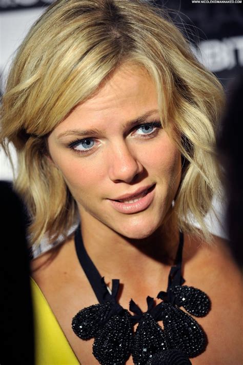 Brooklyn decker nude photos collection. Nude Celebrity Brooklyn Decker Pictures and Videos ...