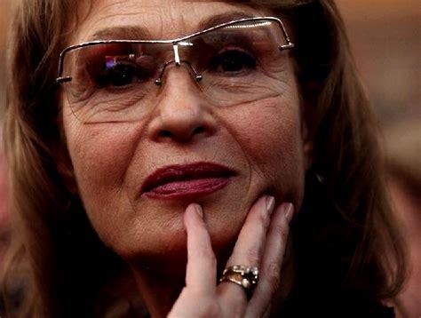 Căsnicia dintre angela similea şi victor surdu a fost una relativ scurtă, deși cei doi au trăit o iubire ca în filme. Angela Similea, dramă după dramă. Cu ce datorii și procese ...