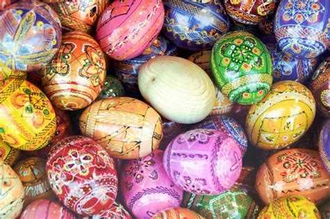 Tackling a jigsaw puzzle online, without printing it out, can teach and improve many skills. Painted Easter Eggs jigsaw puzzle in Macro puzzles on ...