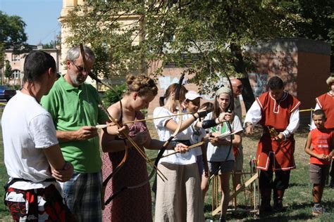 A média azt zengte az augusztus huszadikát megelőző napokon, hogy az ünnep délelőttjén látványos légiparádé várható a belvárosi dunaparton, így hát. Augusztus 20. - Szent István Napja - Szolsport