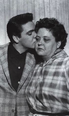 The most personal presley news that ap and upi dispensed to newspapers in the 1950s involved the events surrounding the death of elvis's mother, gladys presley, on august 14, 1958. Events Surrounding the Death of Elvis Presley's Mother in 1958