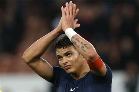 Anda akan menyesal anda dilecehkan adikku. Thiago Silva Menyesal Memilih Messi Ketimbang Ronaldo ...