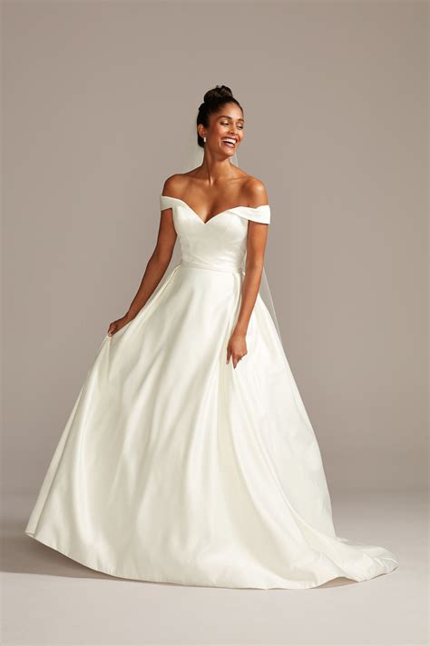 Large selection of wedding dresses weddings & events in united states, russia, united kingdom, india, germany, ukraine, australia, canada, france, sweden julia kui elegant shiny tulle chapel train applique lace ball gown wedding dresses beaded pearls off the shoulder bridal skirts. Off the Shoulder Satin Ball Gown Wedding Dress (With ...