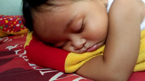 Atau ranjang bayi atau juga biasa di sebut baby box ini adalah salah satu produk furniture dari wibawa jepara furniture dengan kategori terbaru yaitu dengan nama tempat tidur bayi | box bayi yang berdesain minimalis dengan 3 laci yang berguna untuk menyimpan barang2 perlengkapan bayi anda warna yang cerah putih duco dan bahan material kayu mahoni pilihan kayu terbaik. bayi tidur - YouTube