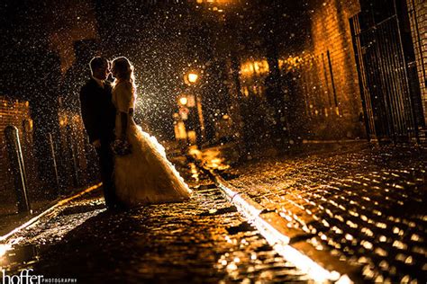 Summer is winding down which means autumn and our rainy season is on the way (although to be fair, it's ireland, it pretty much rains whenever it feels like it whether it's summer. How to Get Gorgeous Wedding Photos in the Rain | BridalGuide