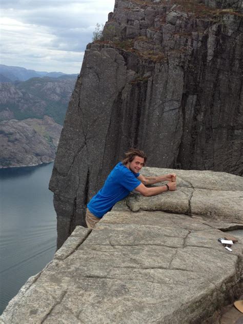 We would like to show you a description here but the site won't allow us. Living on the edge in Preikestolen, Norway 2048x1365 by ...