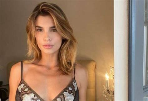 Get all the latest news and updates on elisabetta canalis only on news18.com. Elisabetta Canalis in intimo lascia tutti senza fiato su ...