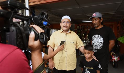 Warga emas yang ditempatkan di pusat pemindahan sementara (pps) sekolah kebangsaan (sk) bukit mentok, chukai mengakui tidak lena tidur semalaman selepas. Qabil Irfan Azlan ada aura Valentino Rossi • Motoqar
