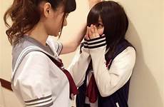 lesbians lesbianas couple seiyuu japones besándose ulzzang lesbianism weheartit