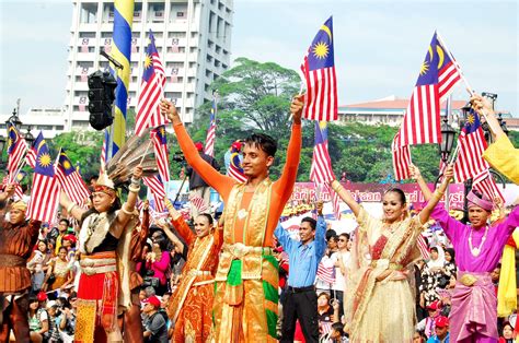 Malaysia terkenal di mata dunia sebagai sebuah negara berbilang bangsa yang bersatu padu. ROFLI PHOTO: 1 MALAYSIA & PERPADUAN