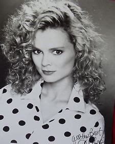 Este vorba de actriţa romy walthall, cunoscută pentru rolurile din „face/off şi „the house of usher. Romy Windsor | Headhunter's Horror House Wiki | FANDOM ...