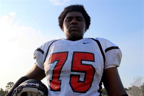 Perfect game scout‏ @pg_scouting 13 t13 tuntia sitten. Touted O-lineman Jalen Merrick commits to Arkansas over ...