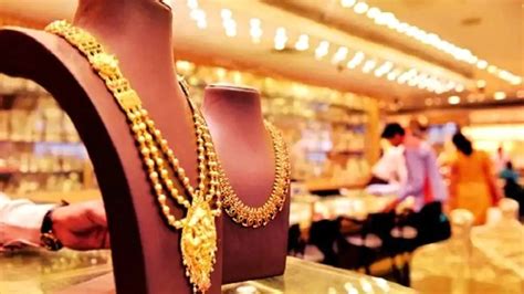 Today gold price in malaysia (kuala lumpur) in malaysian ringgit per ounce, gram and tola in different karats; Gold Rate Today In Hyderabad: మళ్లీ తగ్గిన బంగారం ధర ...