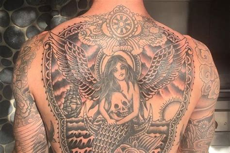 Behati prinsloo levine, geborene behati prinsloo, ist ein namibisches fotomodel. Adam Levine schockiert mit Megatattoo | GALA.de