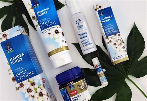 Er ist mehr heilmittel als nahrungsmittel und kann bei verschiedensten problemen angewandt jedoch muss man erwaehnen, dass manuka honig keine medizin ist aber eine fantastische wirkung erzielt, wie oben erwaehnt. Manuka Honig | Anwendung, Wirkung, Test & Erfahrungen