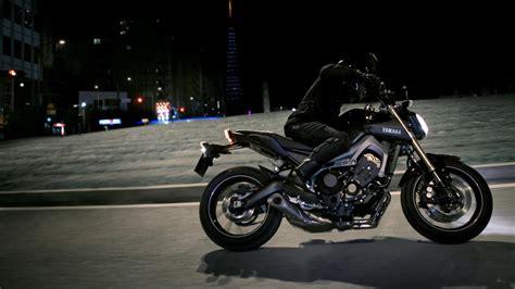 The fuel gauge tends to be a bit pessimistic and you can go a long way on. Yamaha MT 09 2014 - way2speed