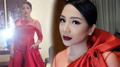 Lirik dan chord 'sweet scar' milik weird genius feat. Glamor Abis, Serba Merah Penampilan Nagita Slavina di ...