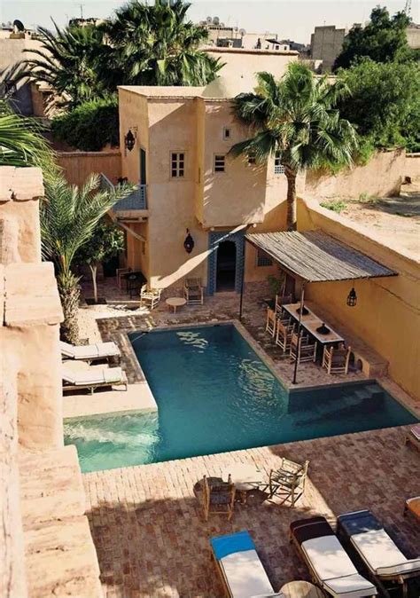 Auch der standort des pools im garten spielt eine wichtige rolle bei der planung. Pool für kleinen Garten praktisch und platzsparend gestalten