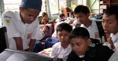 Kami tidak menyimpan video file tersebut di server pribadi. 59% Siswa SMA Gemar Nonton Porno : Okezone News