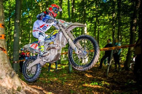 World trophy (four team members), junior world trophy in both the world trophy and junior world trophy classes, every rider's score counts, while a score is dropped each day from the women's world. International Six Days Enduro - Tag 3