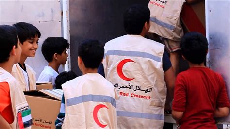 إقالة رئيس هيئة الأركان في الجيش وتعيين قائد القوات الخاصة بدلاً منه الهلال الأحمر الإماراتي يوزع 5 آلاف سلة غذائية بأبين اليمنية