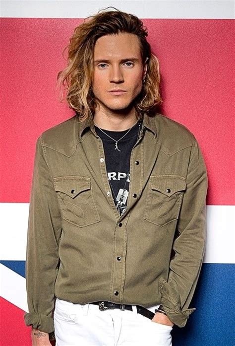 This is part of the footage from the documentary. Dougie Poynter. McFly tour Anthology | Dougie poynter ...