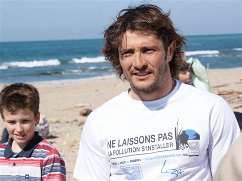 Le champion du monde 1998, que nous avons croisé à un tournoi de soccer beach au bord du lagon de mataeia, nous fait partager son amour de la polynésie française. Nettoyage des plages avec Bixente Lizarazu pour les ...