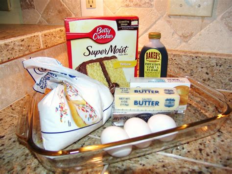 Press mixture firmly into bottom of prepared pan. Casey In The Kitchen: Paula Deen's Gooey Butter Cake