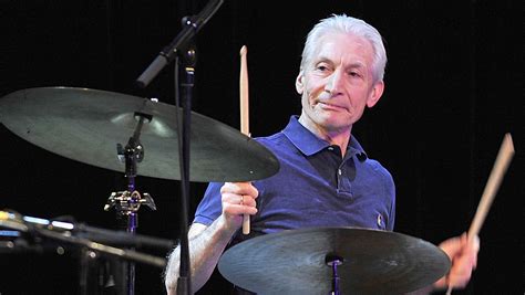 Charlie watts, 80, will sit out first rolling stones since joining the band in 1963. Mick Jagger disse que Charlie Watts era o melhor do mundo ...